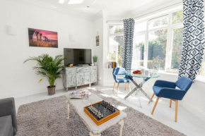 Queens Park Views by Grandeur Property